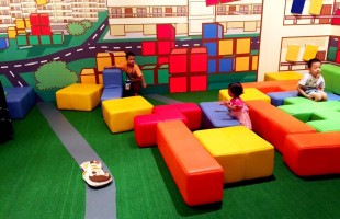 Playing with giant blocks at Imaginarium